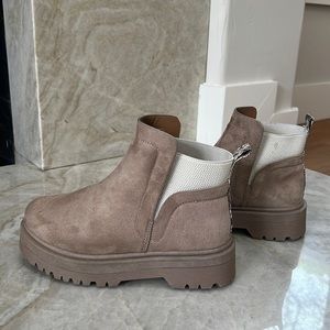 Qupid tan suede lug sole Chelsea boot